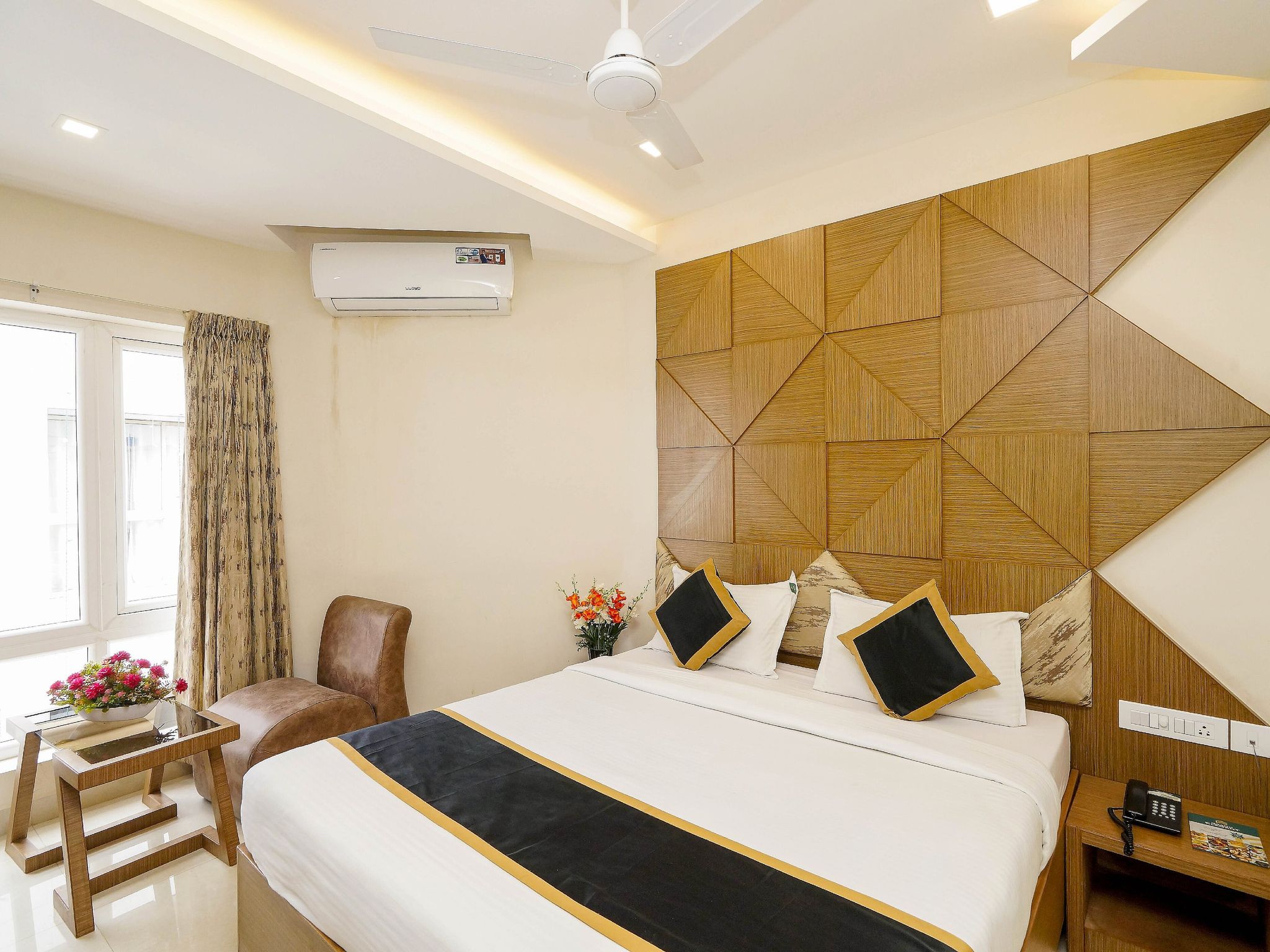 Grand Elegant Deluxe Double Room
