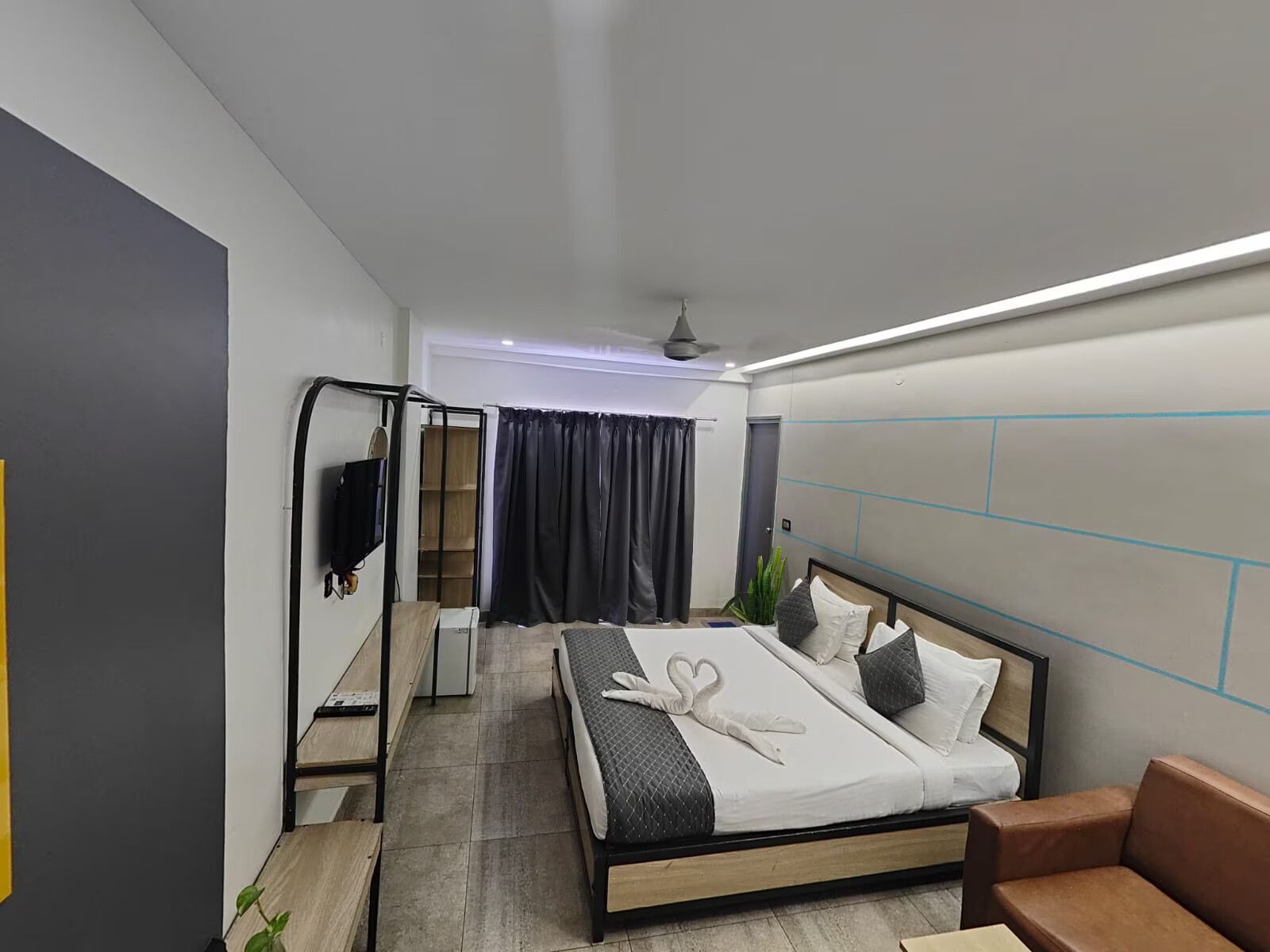 RESTEL STUDIO FLATS Luxury Room with Sofa 2