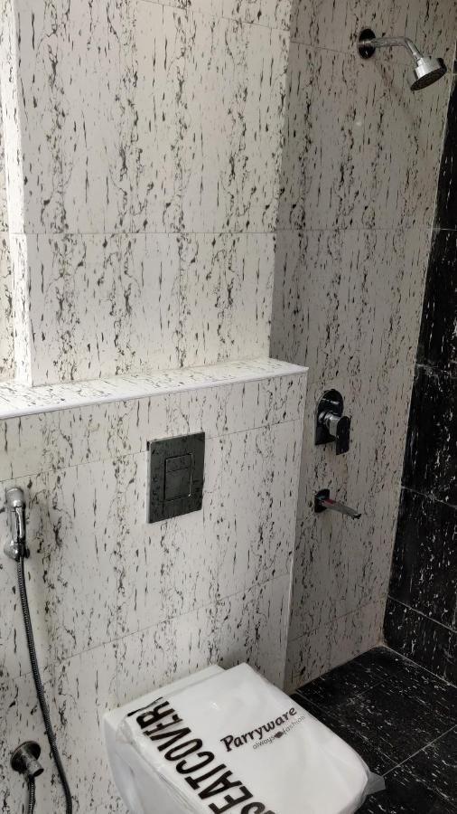 Studio Flat with Kitchen