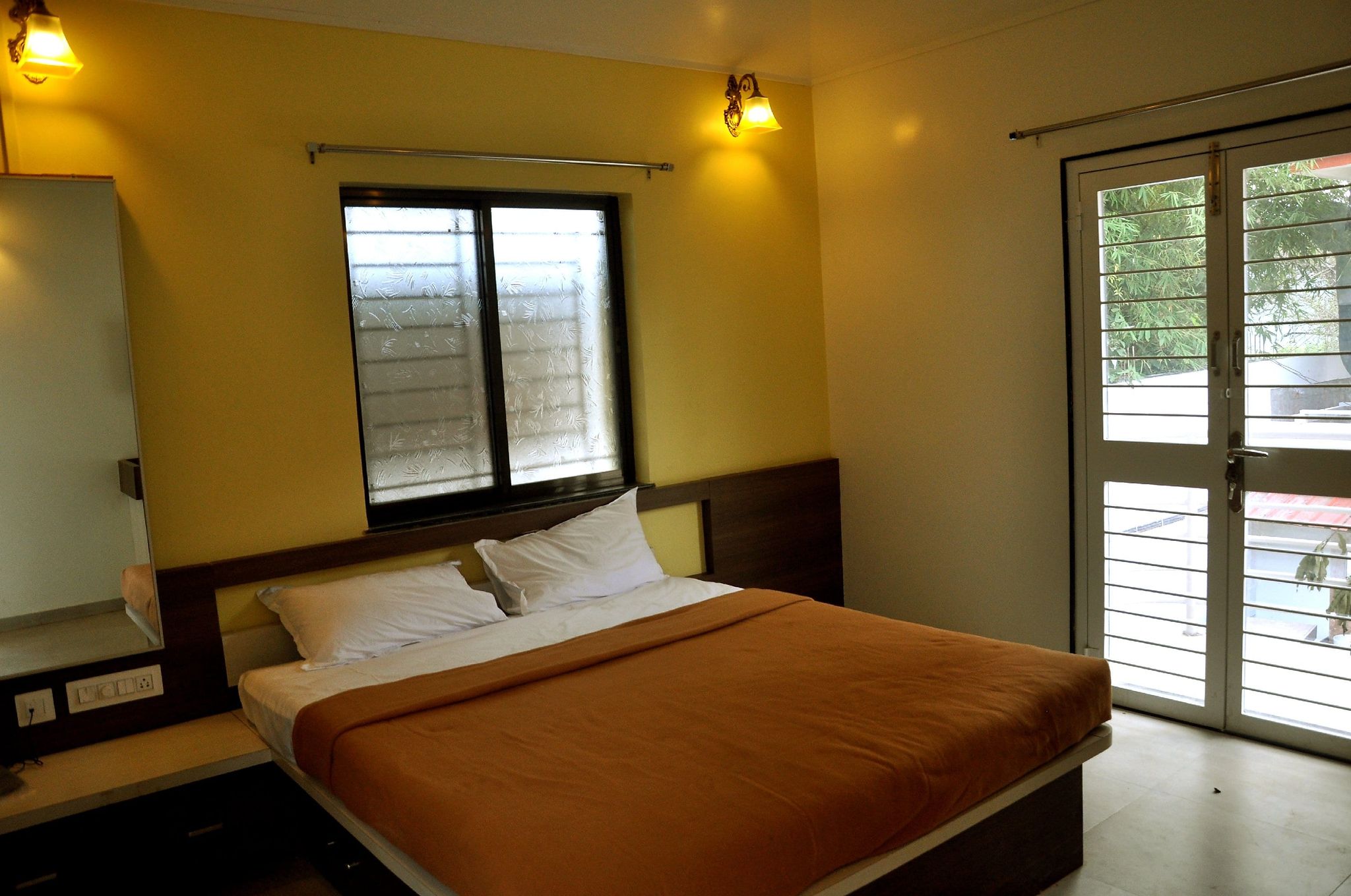 Rutu'S Holidays Resort Panhala Deluxe AC Room 2