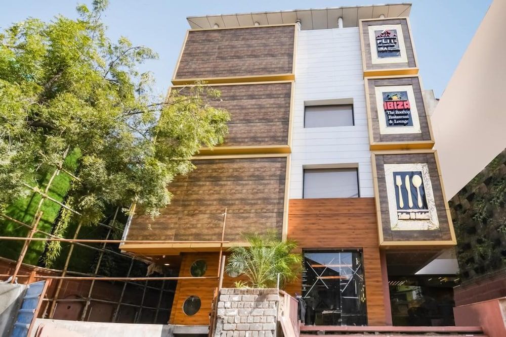undefined Hotel Golden I