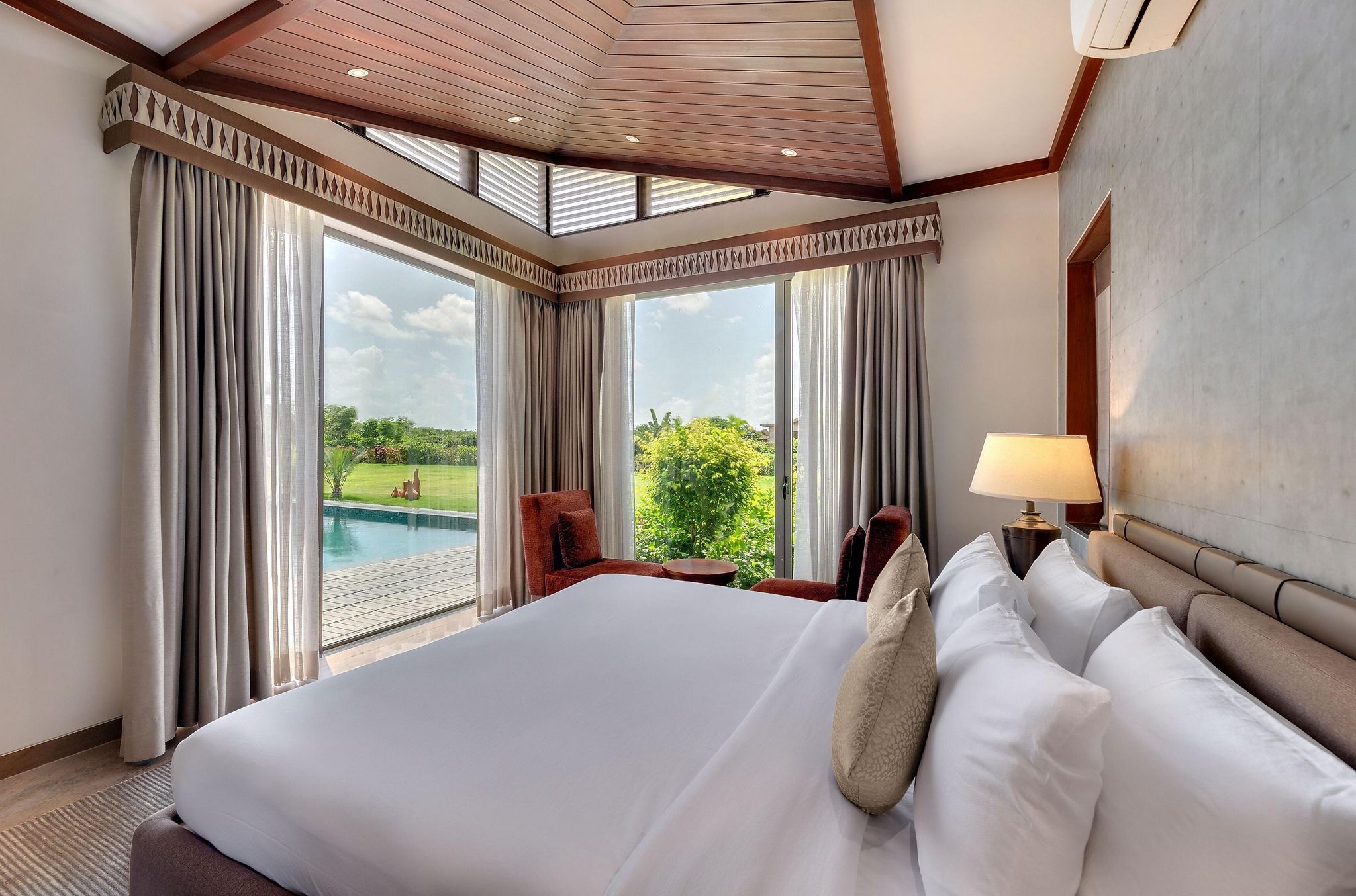 Fern 1-Bedroom Club Villa with Living Room and Kitchen