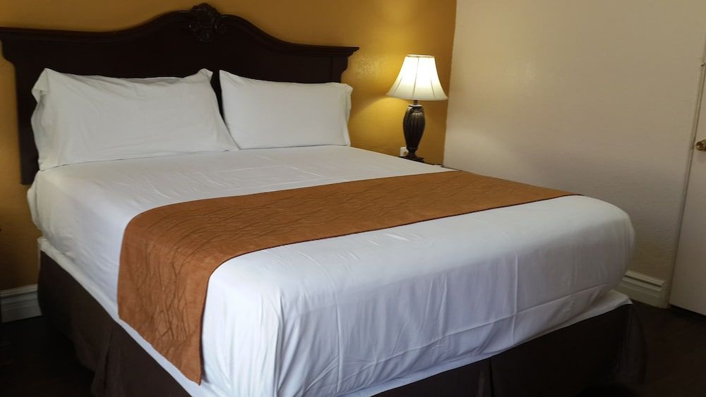 undefined American Regency Inn 7