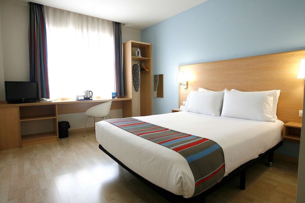 undefined Travelodge Madrid Torrelaguna