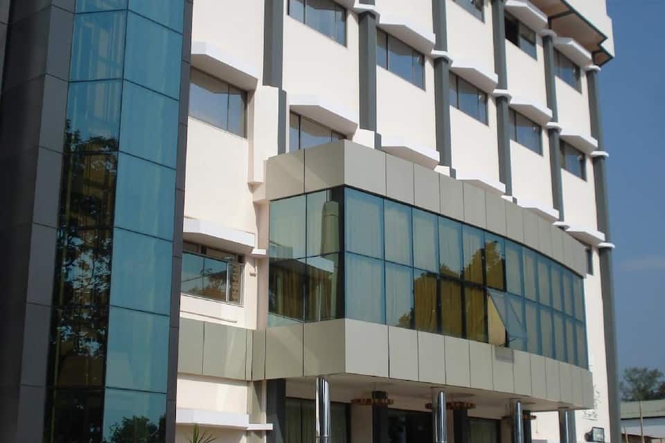 undefined Canary Inn 8