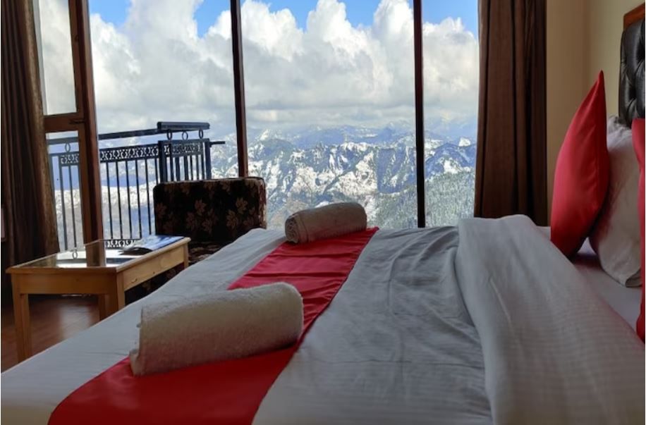 Hotel Kufri Ashray Classic Room with Balcony 2