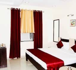 Hotel Pradeep Palace Luxury room 6