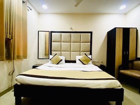 Hotel Pradeep Palace Luxury room