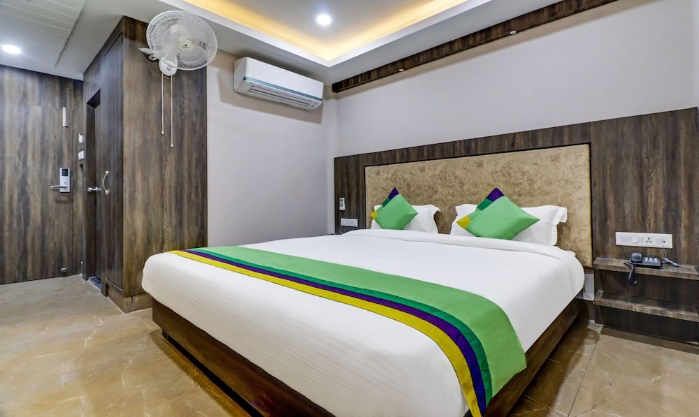 Hotel Bikalal Deluxe Room 5