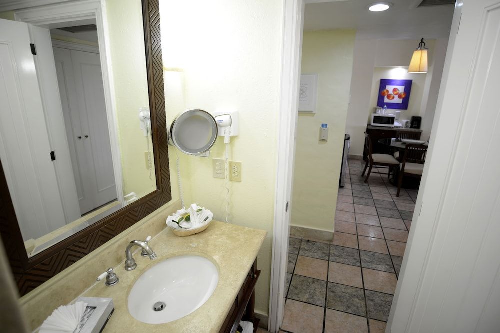 Royal Villas Resort Junior Suite 5