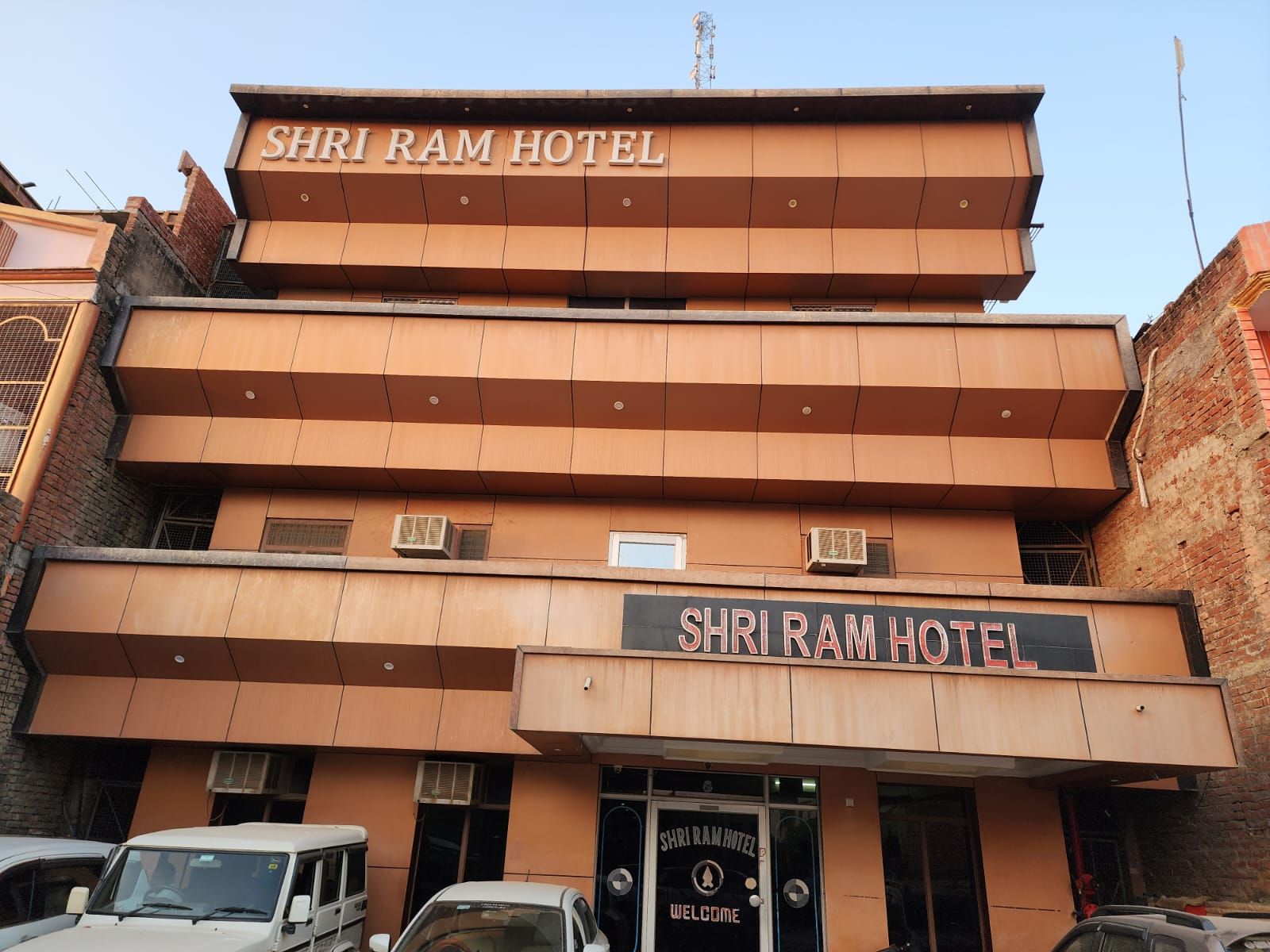 Shri Ram Hotel - 50 Mtrs. from Shri Ram Janam Bhumi
