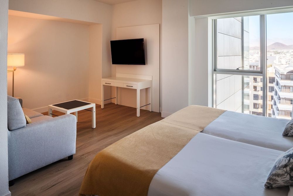 Room, City View