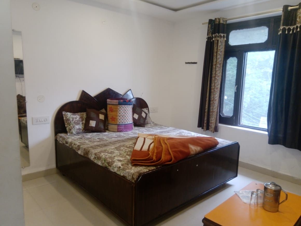 Semi Deluxe ( first Floor )