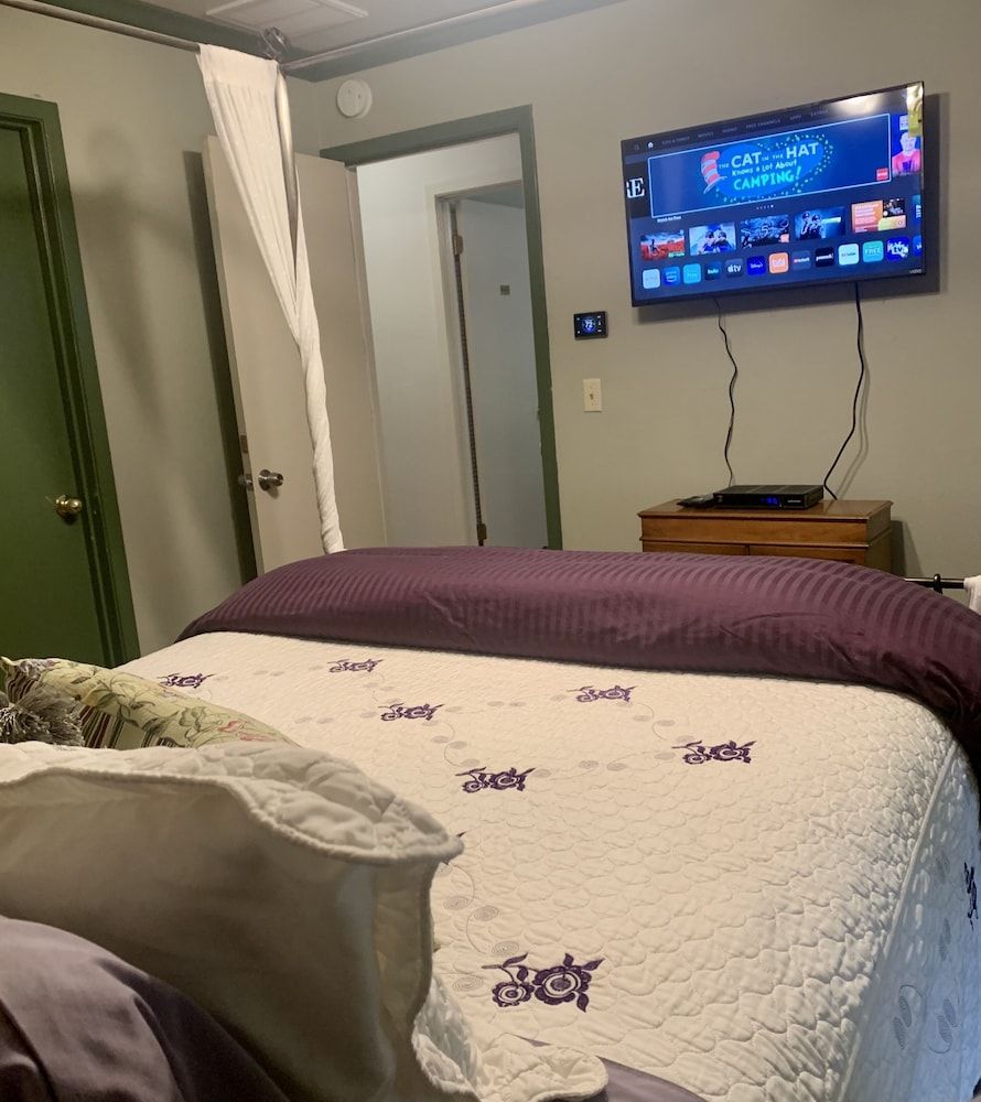 The Grapes Inn Room