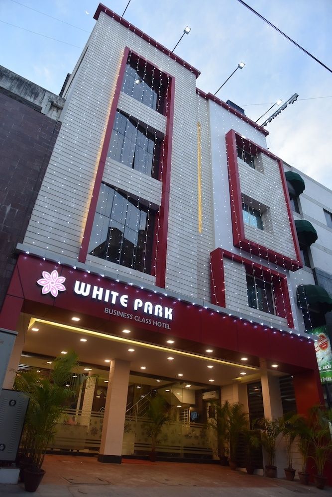 undefined Hotel White Park 10