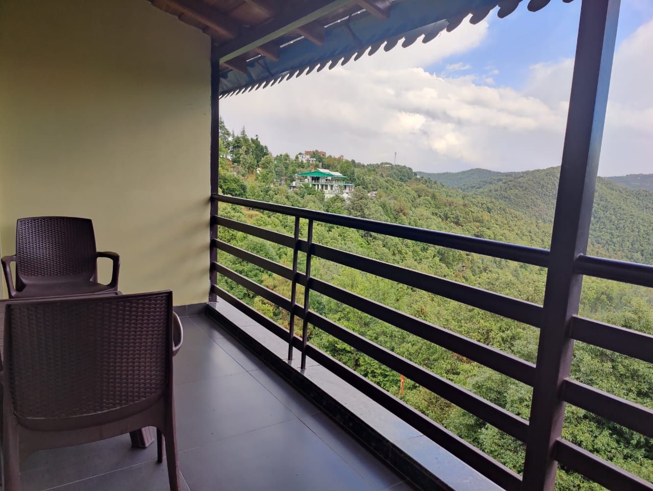 The Wonder Valley Resort Deluxe Room with Mountain & Valley View  11