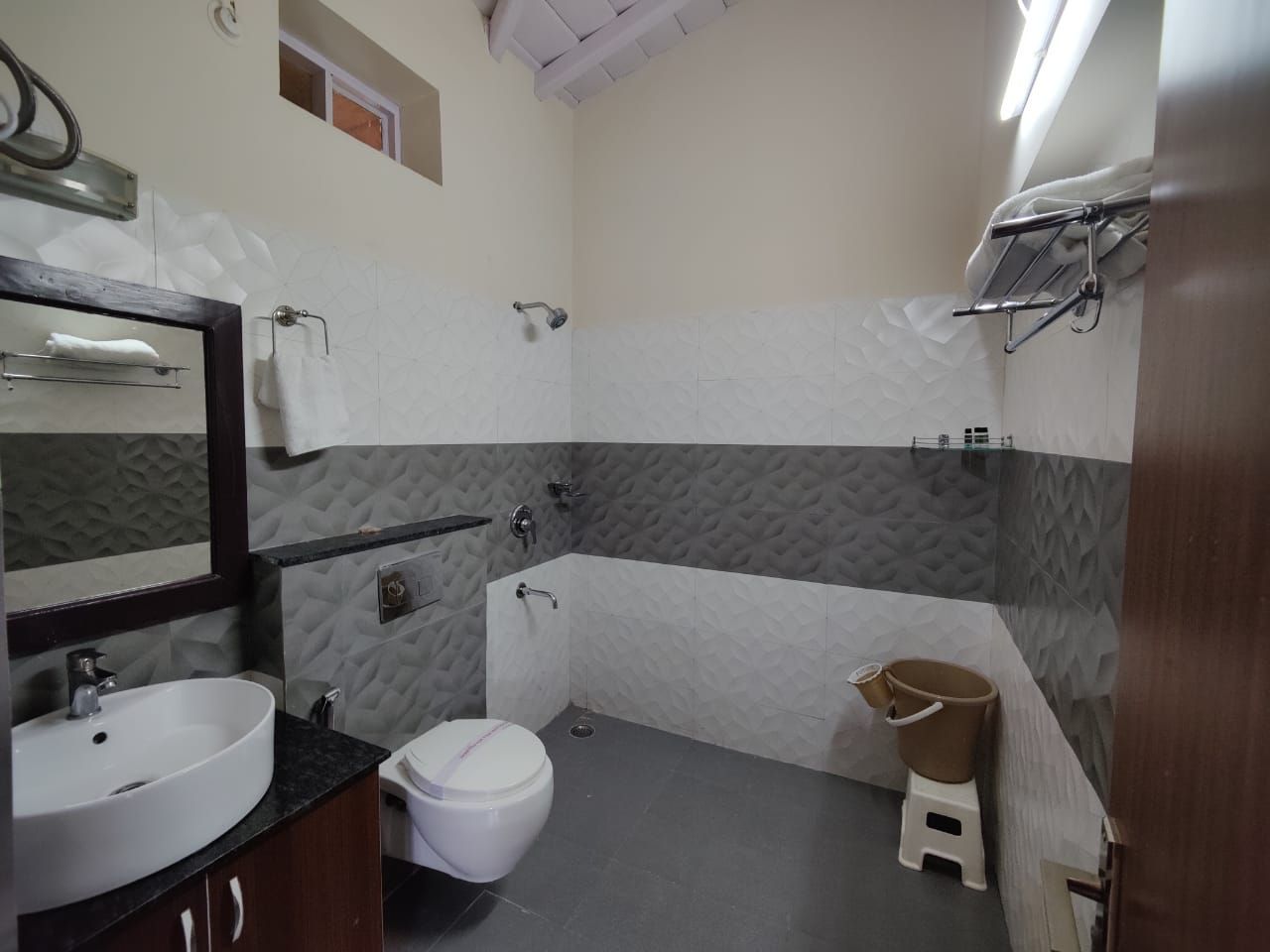 The Wonder Valley Resort Deluxe Room with Mountain & Valley View  15