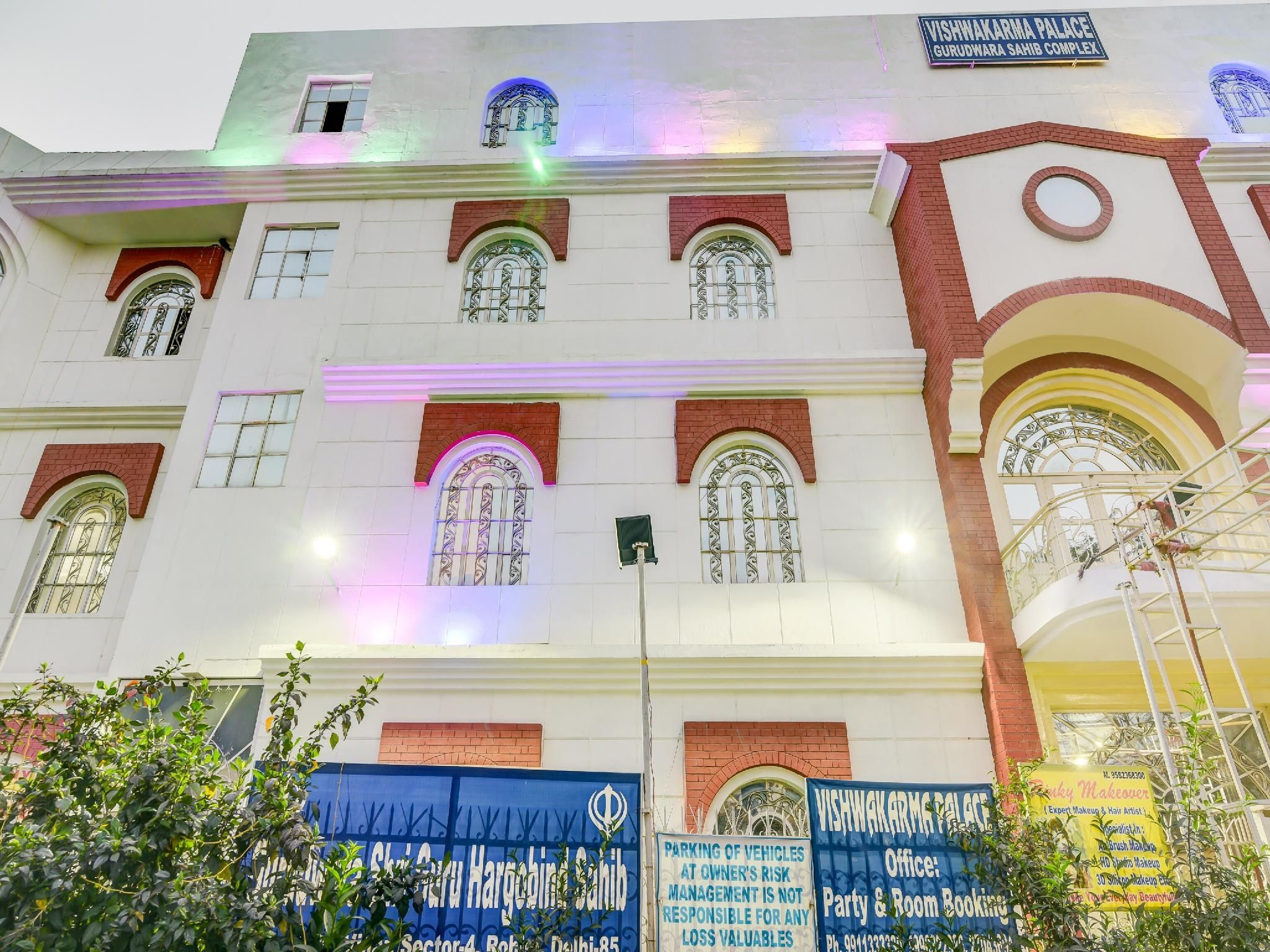 undefined OYO Flagship 27968 Vishwakarma Palace 5