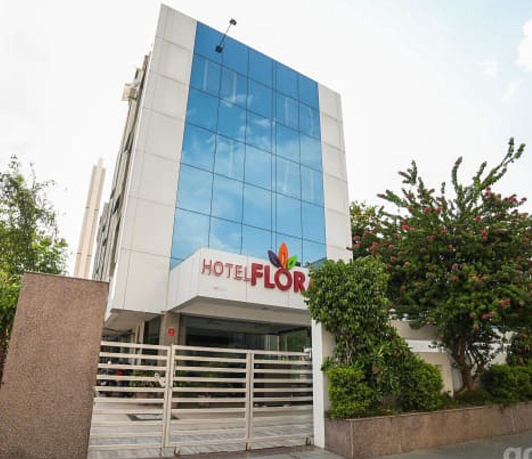 undefined Hotel Flora inn 9