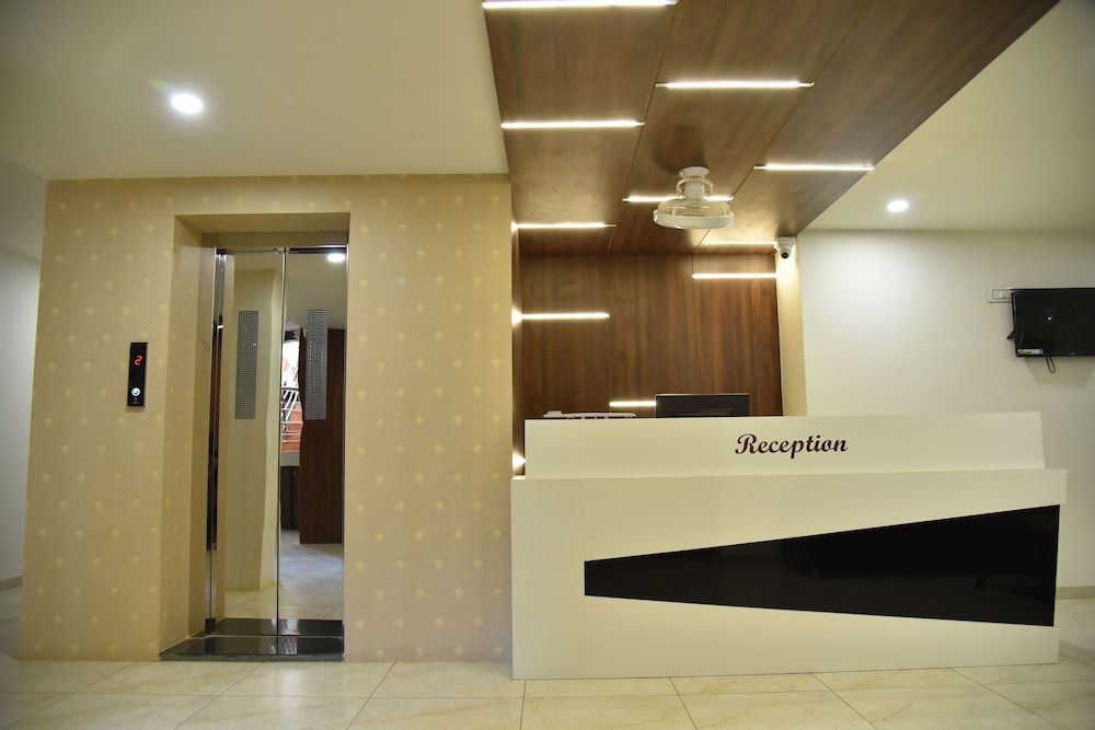 undefined Hotel Savera Inn 2