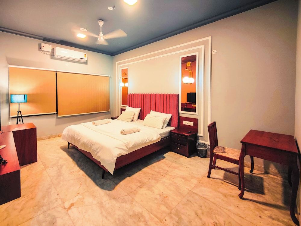 Hoztel Jaipur - Hostel Superior AC Room With King bed
