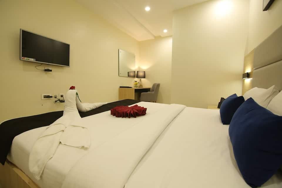Sri Sri Sri Hotel