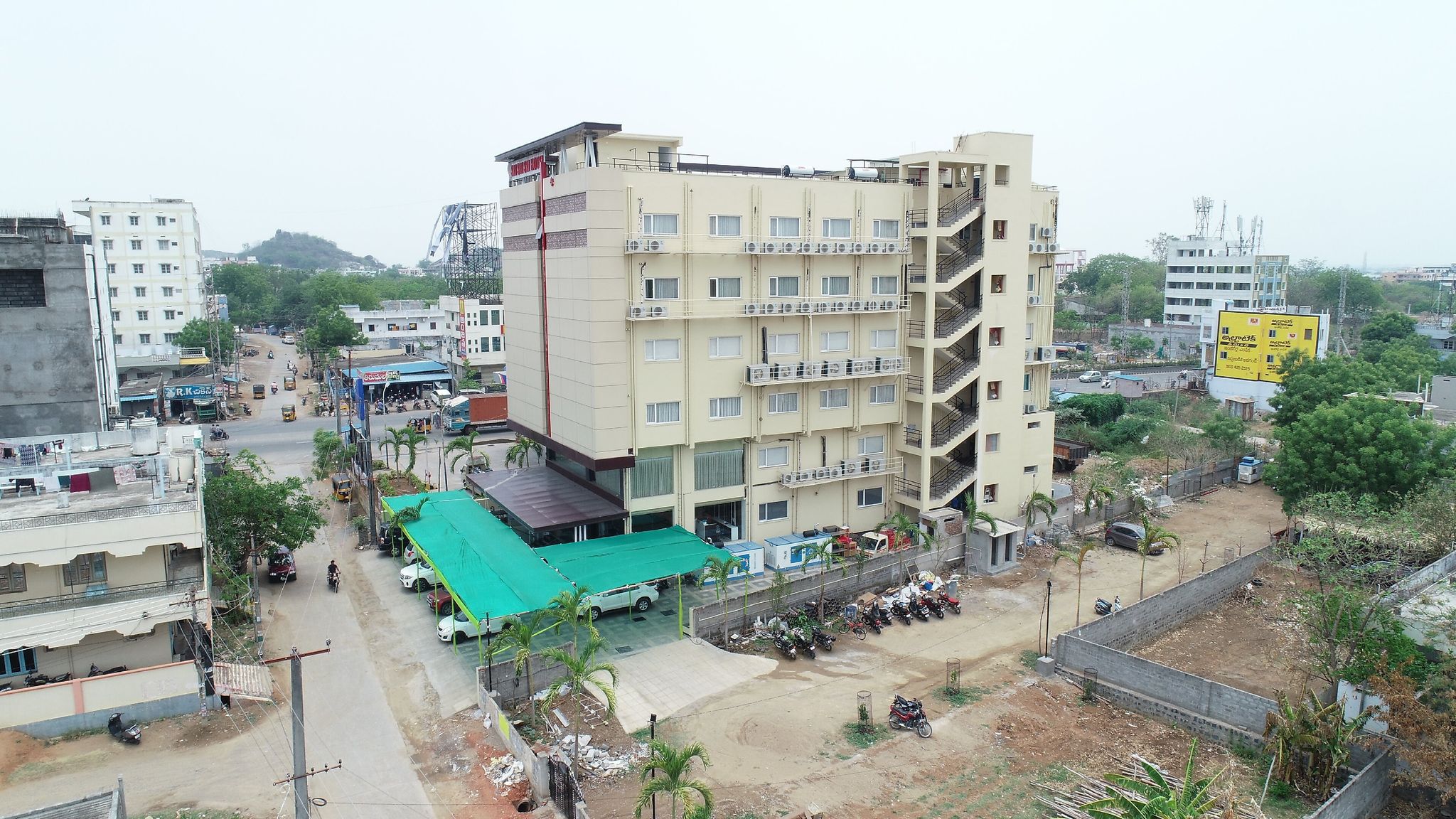undefined Sri Sri Sri Hotel 2