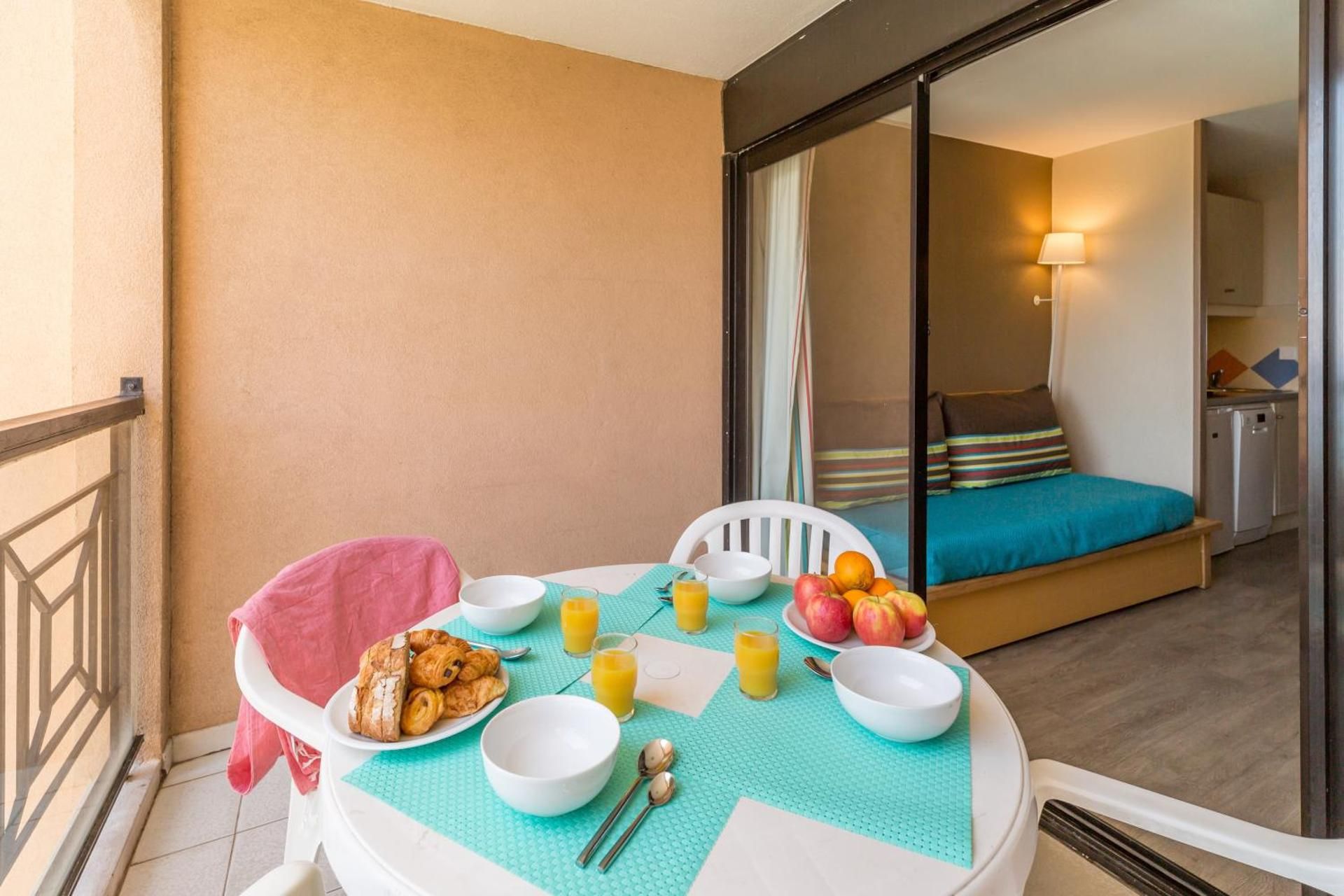 Studio with Sleeping Alcove and Terrace or Balcony (5 People) - Sea View