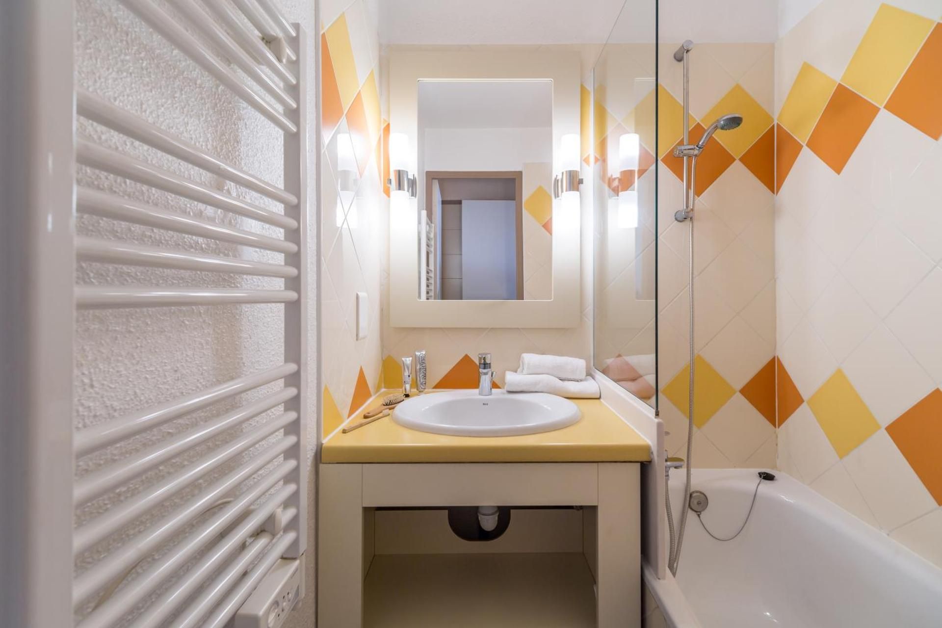 Studio with Sleeping Alcove and Terrace or Balcony (5 People) - Sea View