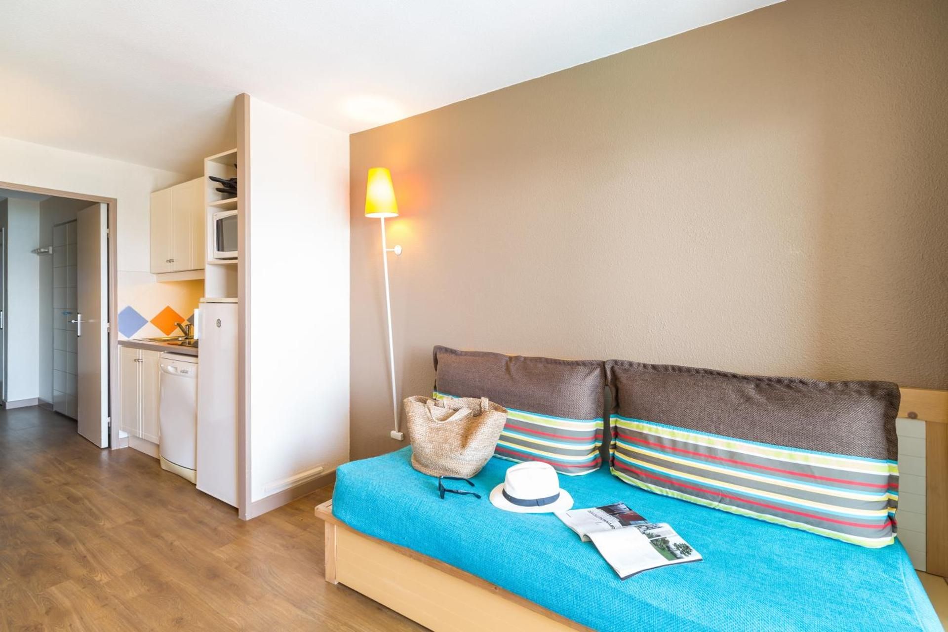 One-Bedroom Apartment with Sleeping Alcove and Terrace or Balcony (7 People) - Sea View