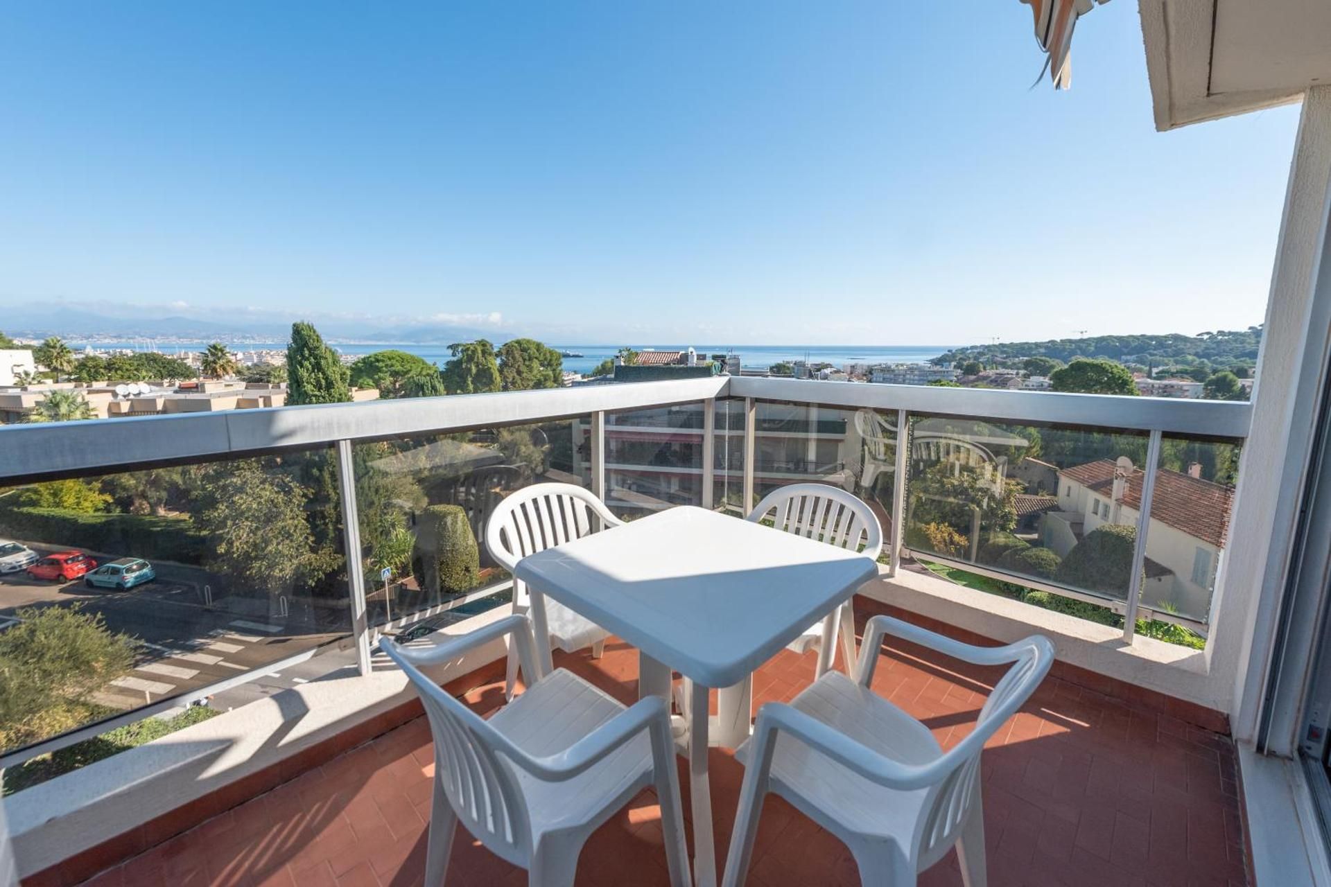 Studio with Sleeping Alcove and Air Conditioning (4 People) - Sea View