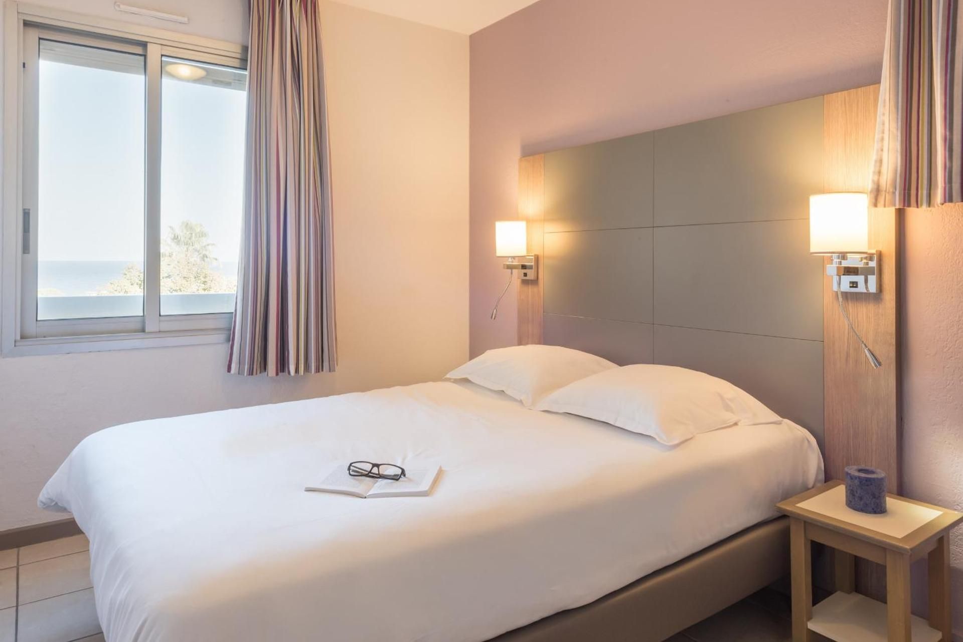 One-Bedroom Apartment with Sleeping Alcove and Air Conditioning (6 People) - Sea View