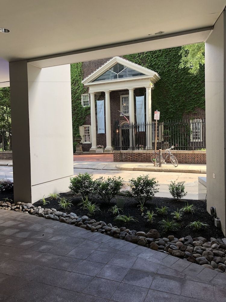 undefined Morris House Hotel 9