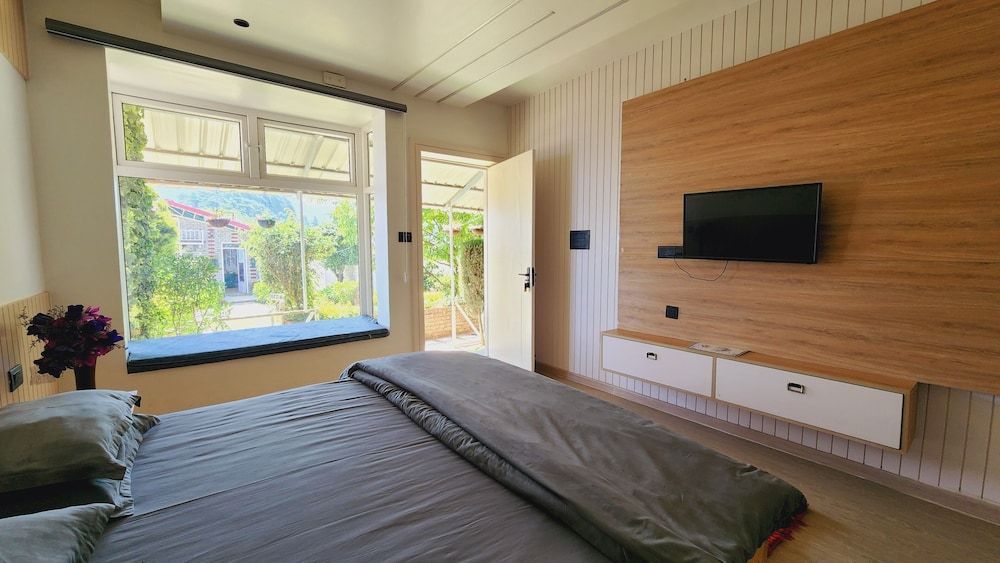 undefined Viewtoria Resort 5