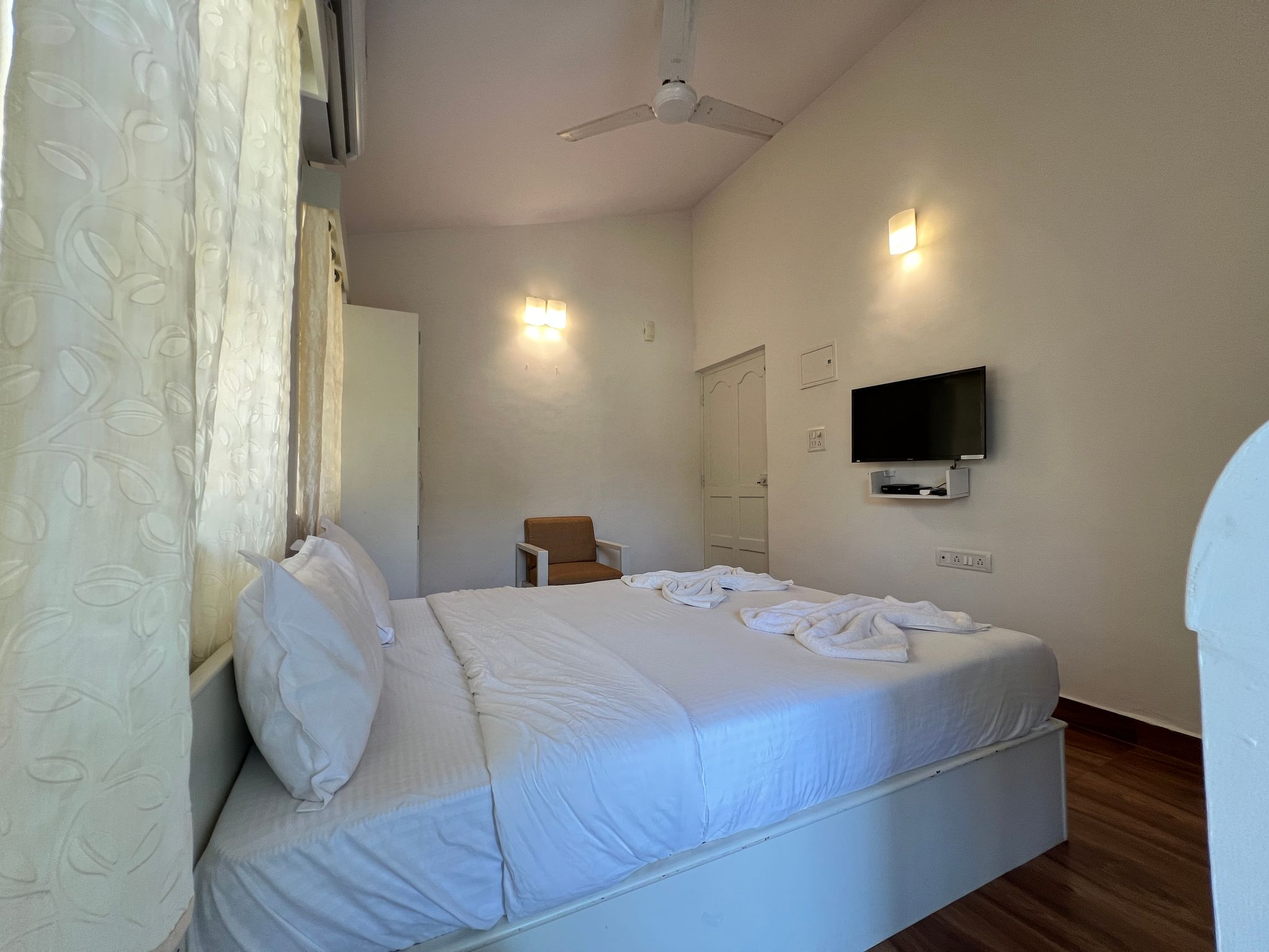 Gaur Opulent Standard Room with Balcony 3