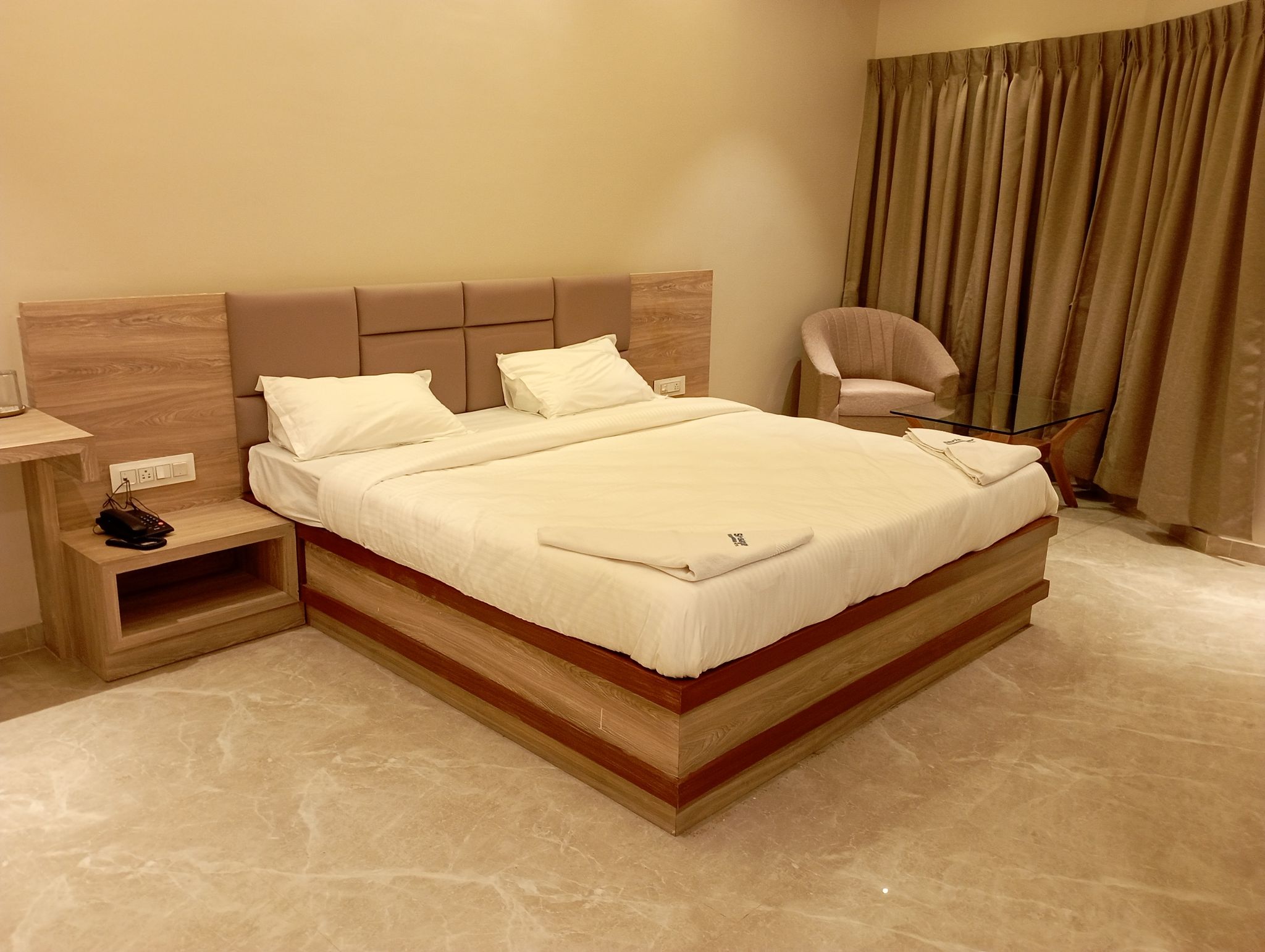Shri sagar Hotel 3 bedd Non AC Room 7