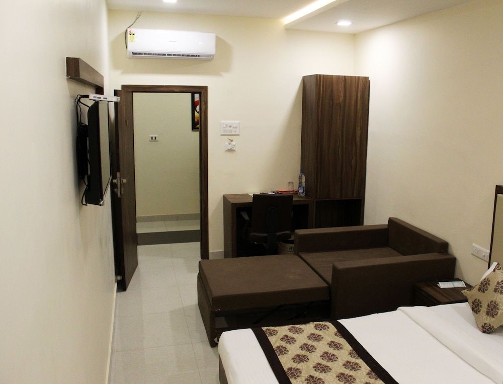 Eco Inn Hotel Superior Room, 1 King Bed, Accessible, Non Smoking 2