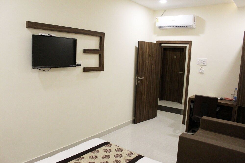 Eco Inn Hotel Superior Room, 1 King Bed, Accessible, Non Smoking 10
