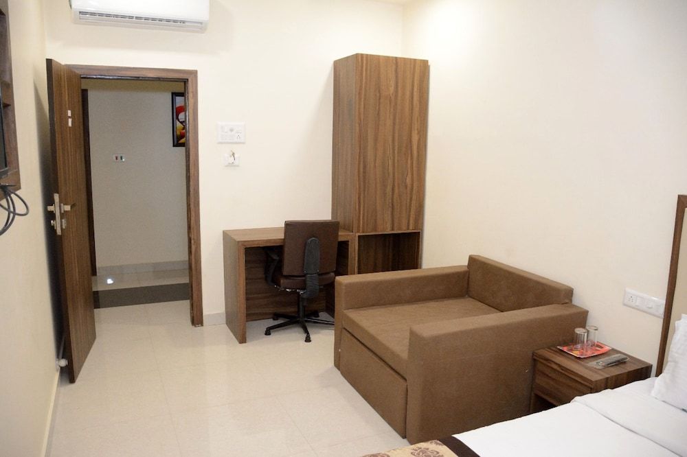Eco Inn Hotel Superior Room, 1 King Bed, Accessible, Non Smoking 12