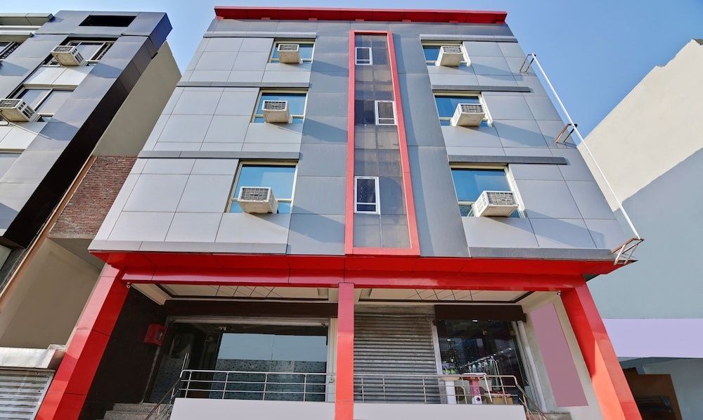 undefined Treebo Resto- Near Lucknow Railway Station 6
