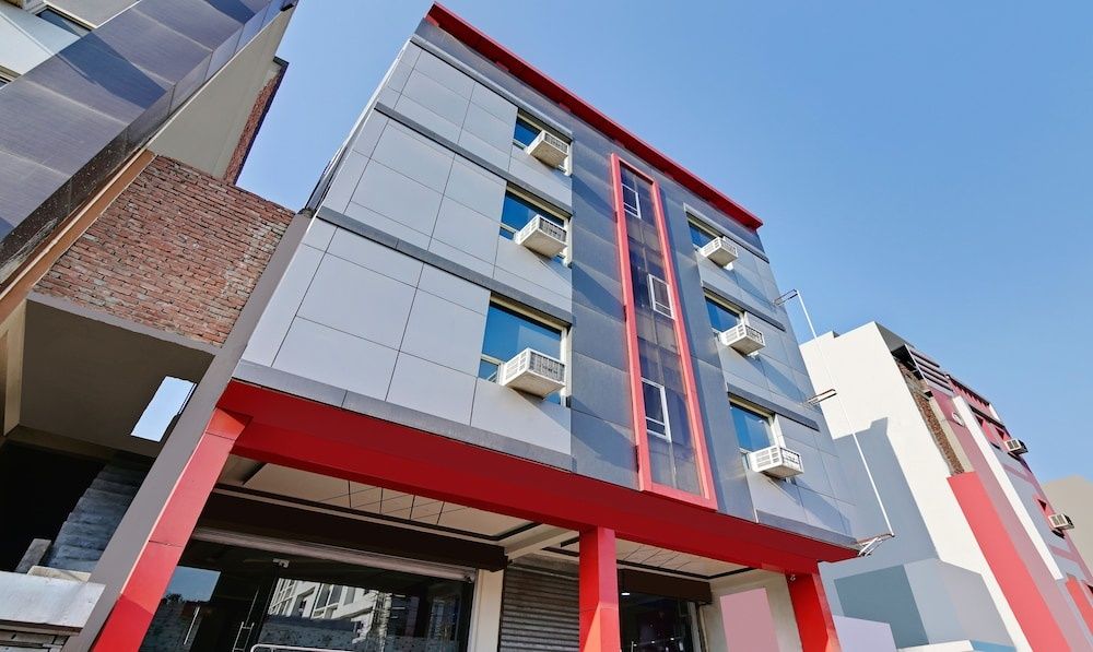 undefined Treebo Resto- Near Lucknow Railway Station 9