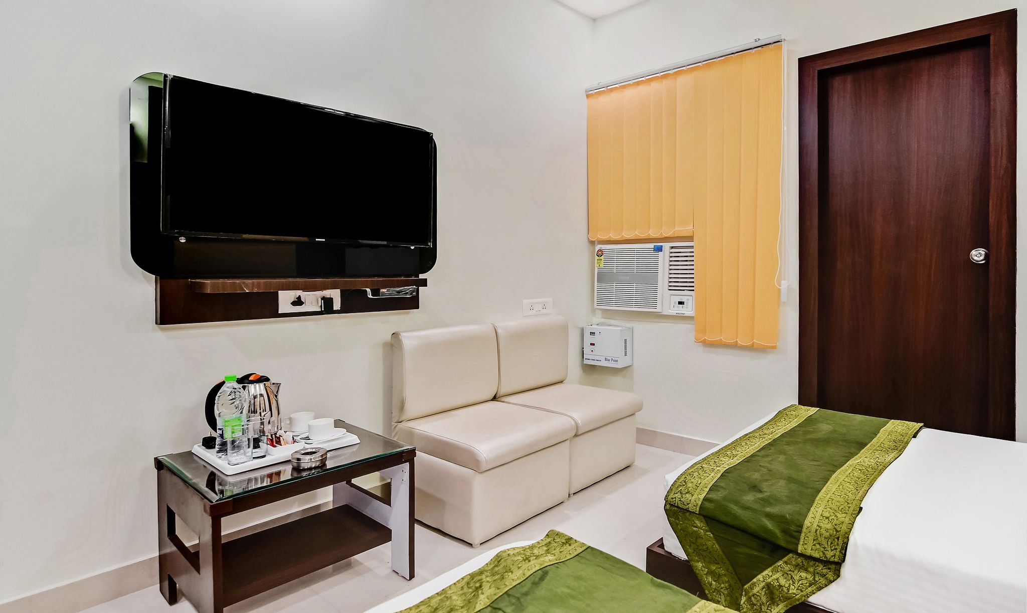 Treebo Resto- Near Lucknow Railway Station Standard Double Room 22