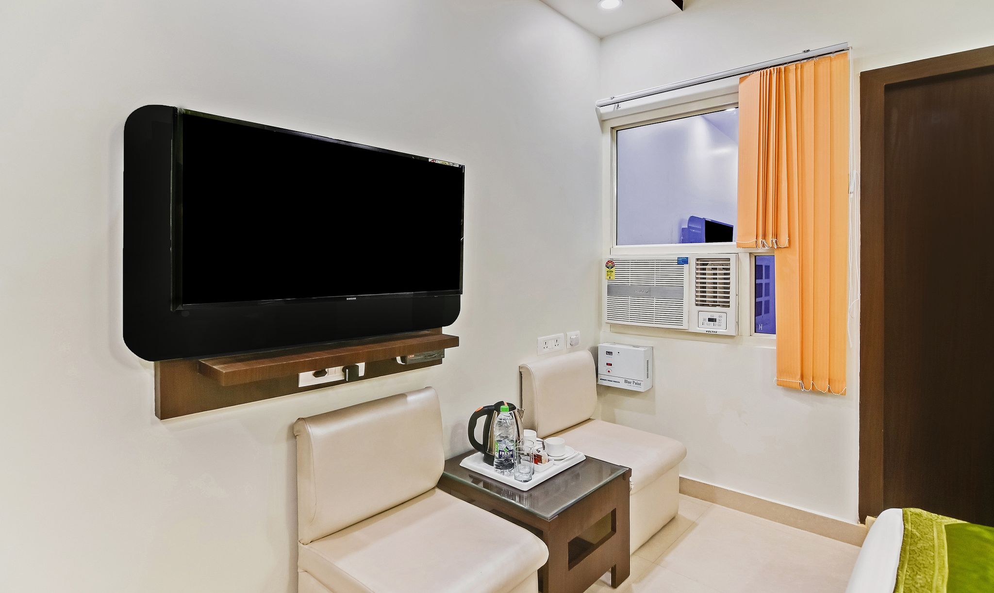 Treebo Resto- Near Lucknow Railway Station Standard Double Room 28