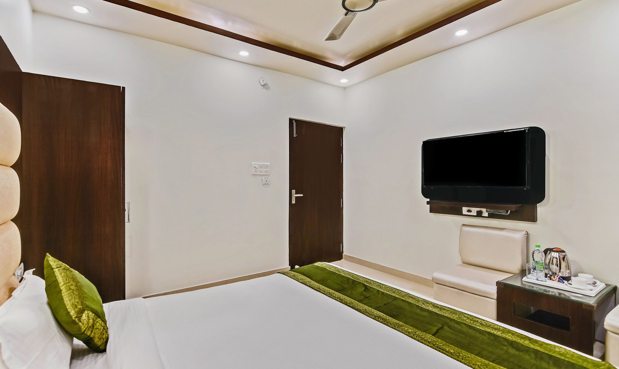 Treebo Resto- Near Lucknow Railway Station Standard Double Room 25