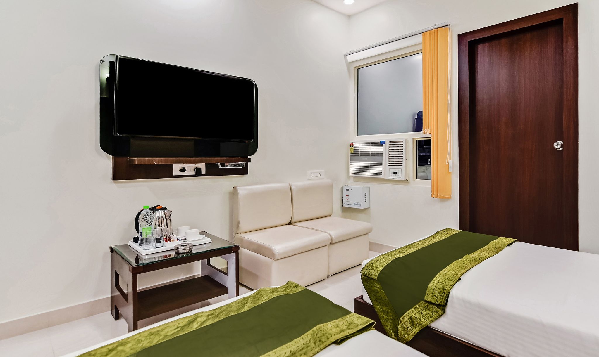 Treebo Resto- Near Lucknow Railway Station Standard Double Room 26