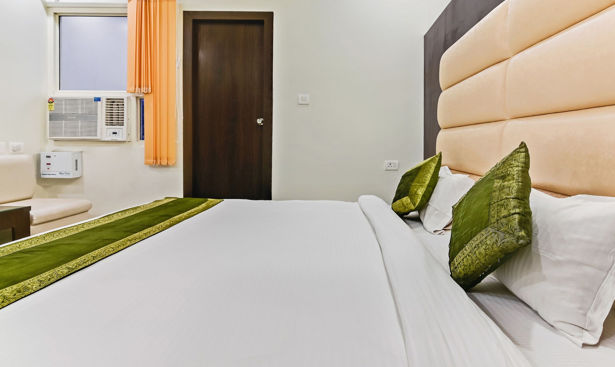 Treebo Resto- Near Lucknow Railway Station Standard Double Room 5