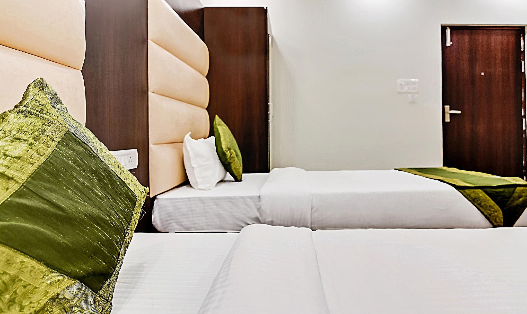 Treebo Resto- Near Lucknow Railway Station Standard Double Room 3