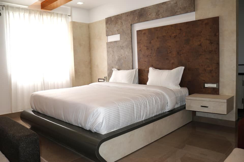 CS Arunachala Residency Executive Room A/c