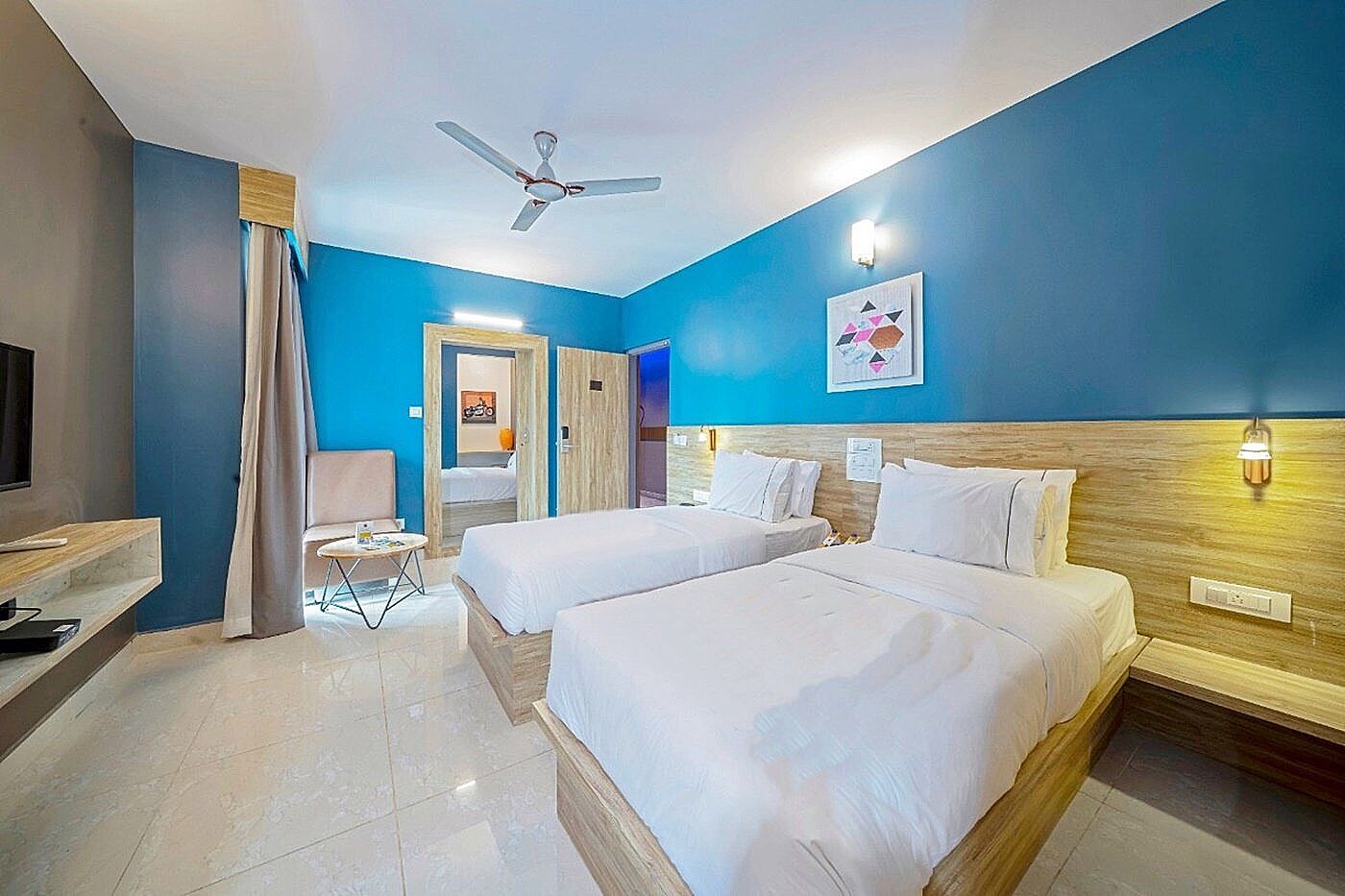 Air Avenue Hotel Deluxe Room 2