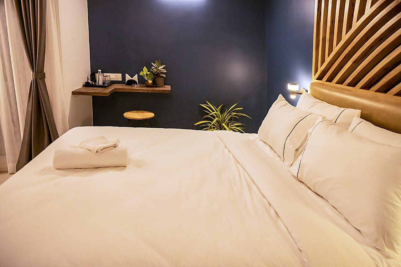 Air Avenue Hotel Deluxe Room 3